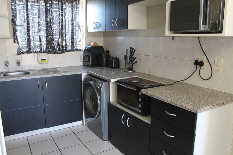 1 Bedroom Property for Sale in Strand Central Western Cape
